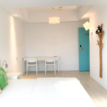 4Plus Hostel Taipei Exterior photo